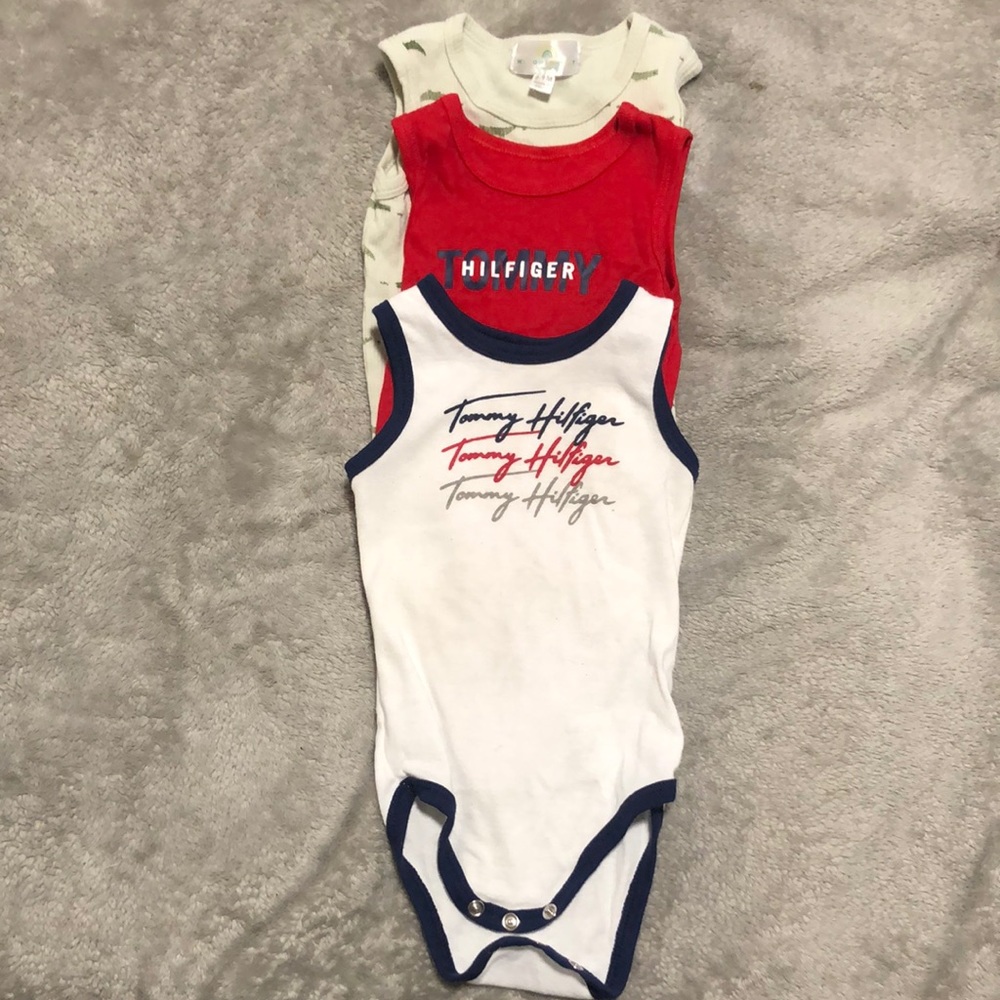 *baby shower* 3 piece set onesies for 6-9 month multi colored